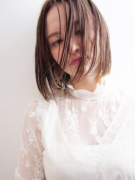 アリシア(arishia) ストレート×イルミナカラー