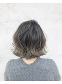 切りっぱなしグラデーションボブ