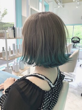 ワクヘアー(WaKu hair) 裾カラー☆重め切りっぱなしボブ/オリーブブルー