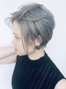 トルチェ(toRtue) オールバックショート on ペールシルバーブルー