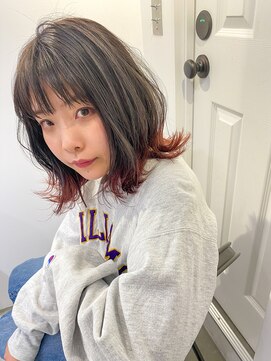 ヴォイス(VOICE) 裾カラーがキュートな外ハネミディアム