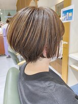 ネオリーブカフ 鶴ヶ峰店(Neolive caff)&nbsp;丸み　くびれ　奥行き　ハンサム　前下がりショート