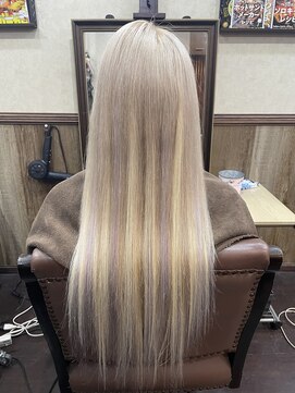 ディー エメ(D-aimer-) ピンク系ホワイトのエクステ色合わせ