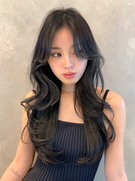 トルネード(TORNADO) かきあげ前髪とハイレイヤーカットで垢抜けヘアに S1216