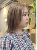 ショートボブ切りっぱなしボブタッセルボブミルクティーベージュ