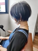 トーン(TONE) ショート×インナーカラーブルー