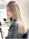美髪ホワイトグレージュロング顔周りレイヤー_ba364132