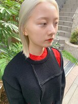 ホワイトカラー　ホワイトブロンド　抜きっぱなしブリーチ