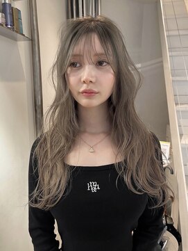 シキ 渋谷(siki) ベージュカラー/ブリーチなしダブルカラー/赤み消し/渋谷/原宿