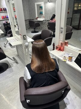 アウラ 近鉄八尾駅前店(Aura) UPTOGLOSS