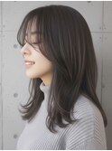 セミロング×顔まわりレイヤー×ダークアッシュ