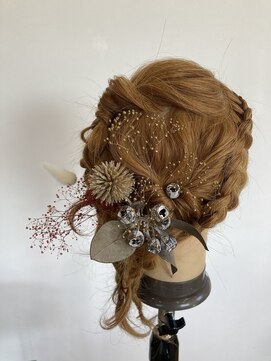 ポラッカ(Polacca) ガーリーでゴージャスなおよばれヘアーアレンジ