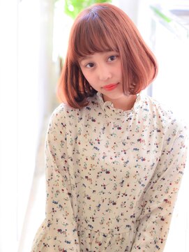 ロンド 銀座(Lond) 流し前髪が大人可愛いナチュラルボブ