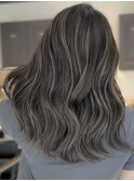 ミルクティーグレージュハイライトケアブリーチレイヤーカット