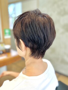 ポルム パプリカ(polum paprika) ナチュラルショート黒髪暗髪フォルムカット40代50代ミセス上品
