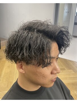 アレス バイ シカ 神戸三宮元町店(ALLES by Cica) 神戸/三ノ宮/元町メンズサロンハードツイスパアップバング