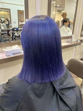 ヘアーアンドメイク ビス(HAIR&MAKE bis) 色落ちはシルバーに！ブルーベリーカラー【中西思実】