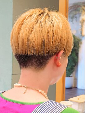 トリコ ショップアンドヘアサロン(tricot shop hair salon) 刈り上げマッシュショート×坊っちゃんショート フクザワ