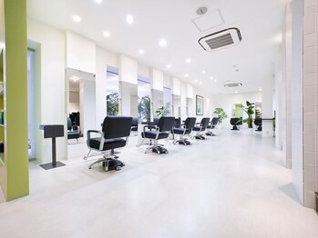 ヘアープロデュース フラックス(HAIR PRODUCE flux)の写真/【阪神なんば線出来島駅降りてすぐ!】お客様に寄り添い魅力を最大限に引き出すお時間をご提供!