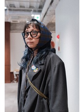 レイヤーカット/ミディアムレイヤー/チャコールグレー