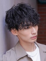 バイフィフス 原宿/表参道(by fifth)&nbsp;緩め波巻きスパイラルパーマシャドウパーマメンズセンターパート