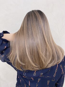 ジゼル(gisele) (小山)ベージュ系シャドールーツ