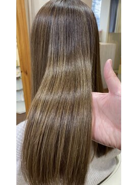 オーラ(Aura'tfo) 艶髪白髪ぼかしロング♪