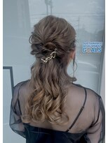 デコボコ アート(凸凹 art)&nbsp;ハーフアップスタイル