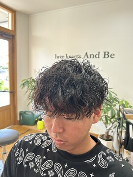 ラブハーツアンドビー マツヤマ(luve heart's And Be matsuyama) メンズツイストスパイラルパーマショートレイヤーマッシュゆるめ