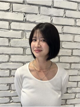 パトゥ 烏丸(patou) 顔周りレイヤー切りっぱなしボブ