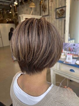 マリーチ フラワーズ(marichi flowers) ハイライトボブ