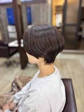 トレセッテ(tre sette) 癖と重みを活かしたショートレイヤーボブスタイル