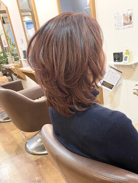 フリージア(freesia) 30代40代50代/ミディアムレイヤー/艶髪/大人カール