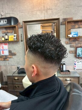 アールズ ヘア(R's hair) MEN’S HAIR/サーフカール/刈り上げセンターパート/印西