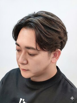 グロウ 博多店(growth) センターパートハイライト