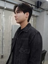 オルカ(ORCA)&nbsp;ダウンパーマ　ニュアンスパーマ　センターパート　南川聖華