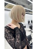 ベージュ