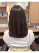 ロッカ(ROCCA)&nbsp;うる艶ブラウン×内巻きミディアムボブ