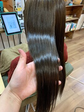 ホワイト(WHITE HAIR@NICOLA) 高濃度髪質改善