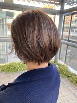 スタジオ アルファプラス 日暮里店(studio α+) ショートボブ×ハイライト【スタジオアルファプラス日暮里】