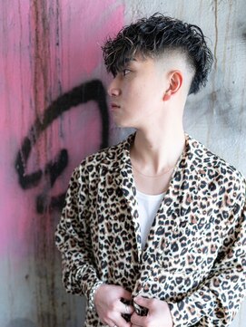 ケアリー 成増(Carelly) ツイストパーマ七三オールバックマッシュウルフスリークショート