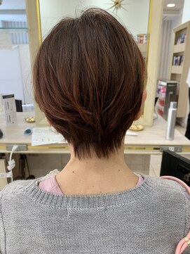 アッシュ 仙川店(Ash) [40代50代60代] 細毛　軟毛でも大丈夫　ボリュームアップカット