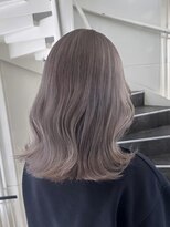 リア(riah) ダブルカラーミルクティーベージュレイヤーカット韓国ヘア