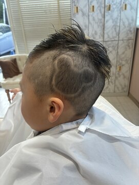 バレンヌ 上水戸店(Baleine) アシメショート