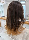 裾カラー　グラデーションカラー　のブリーチ
