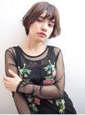 ショートボブ×中明度ベージュ