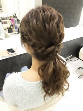 サロン ド リリー(salon de Lily) ゆるふわポニーテール♪e
