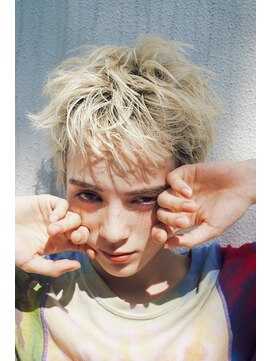 カフネ ジュントス ヨロ(Cafune' juntos YOLO) 《Cafune/YOLO》ハイブリーチ*ホワイトブロンドベリーショート