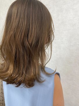 プラーグ ヘアー(Prague Hair) かきあげロング