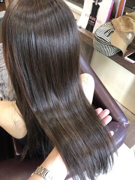 ジーナ 銀座(Zina) カーキグレージュ＊こなれヘア＊透明感＊丸型【Zina銀座】